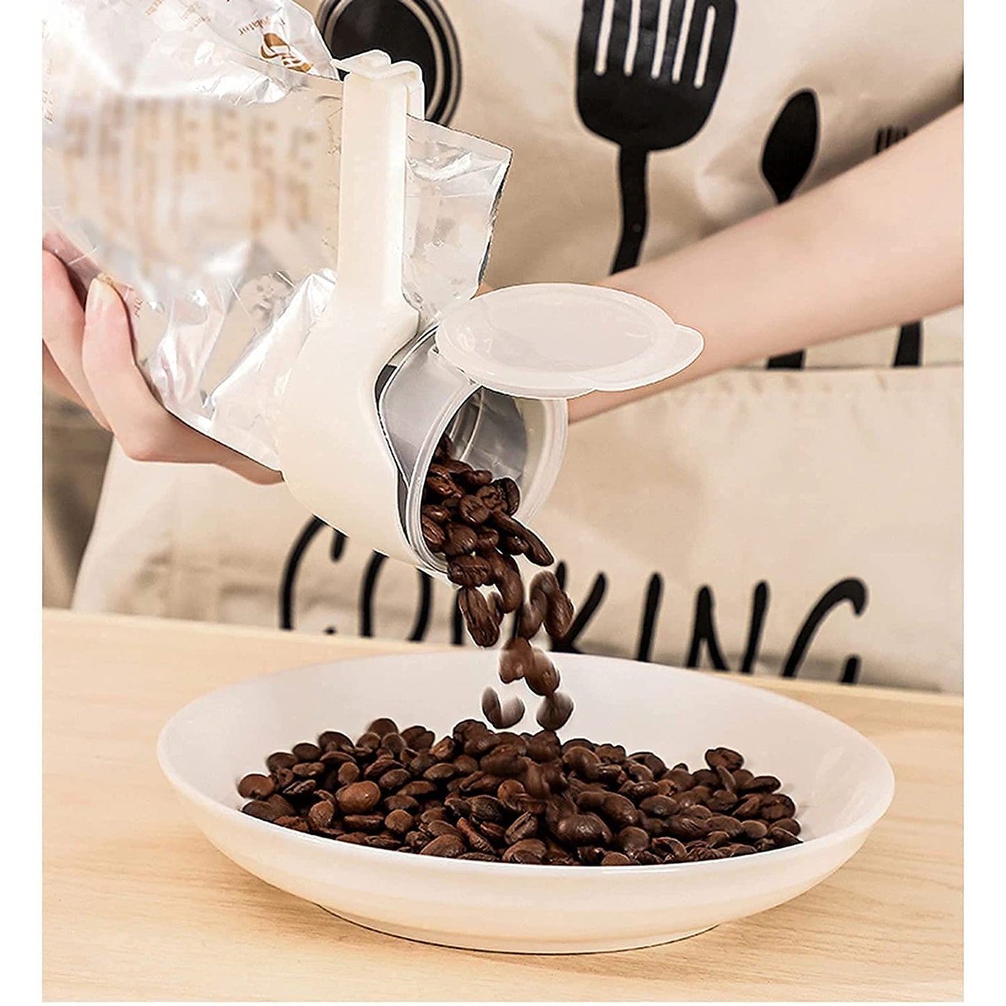 2-in-1 Food Bag Pouring & Sealing Clip