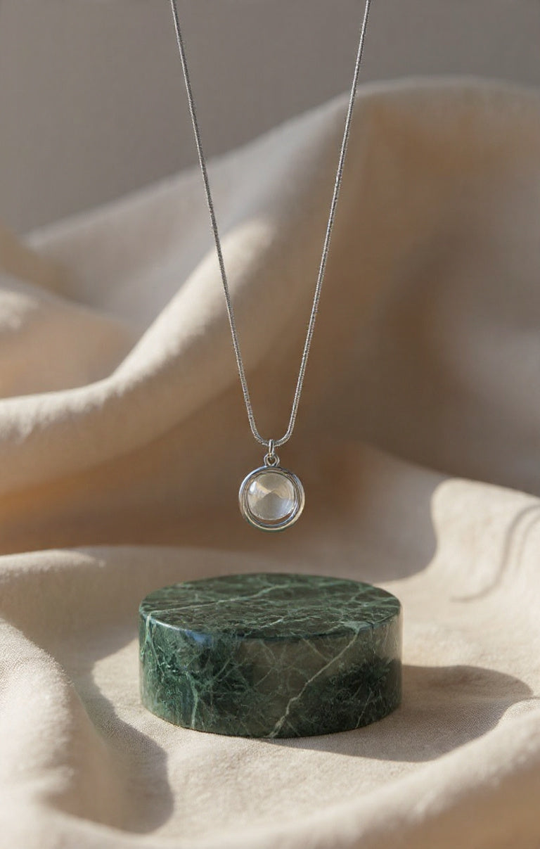 Aurora Circle Pendant Necklace [Limited Stock]